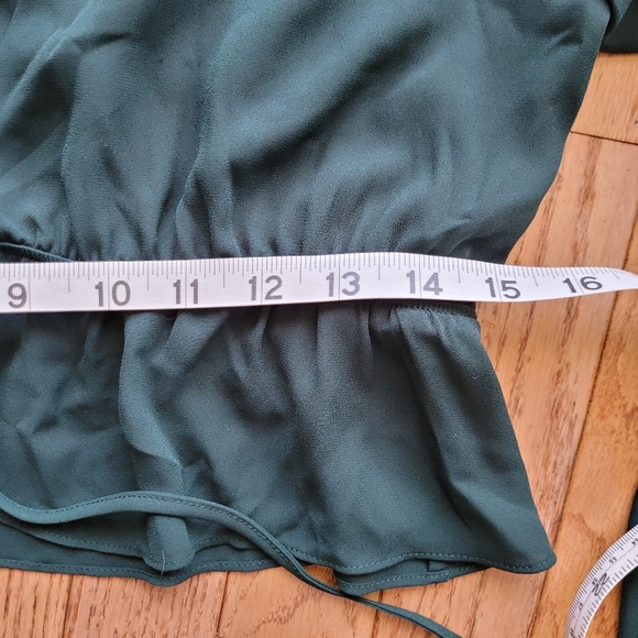 Sunday Best Aritzia Crop Front Tie Kimberly Long Sleeve Blouse Green - Picture 14 of 16